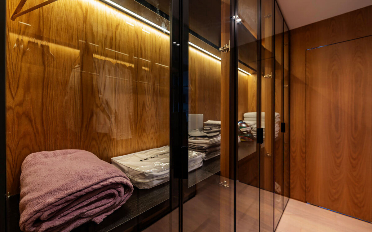 A ilumina&ccedil;&atilde;o adequada transforma esses espa&ccedil;os em ambientes funcionais  (Imagem: Emerson Rodrigues | Projeto do escrit&oacute;rio Fan Interior Design)