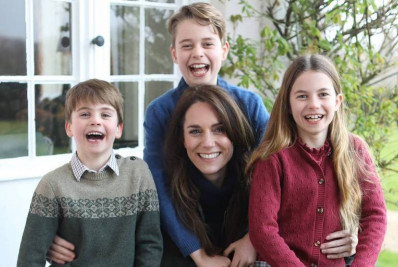 Família real publica primeira foto de Kate Middleton após cirurgia