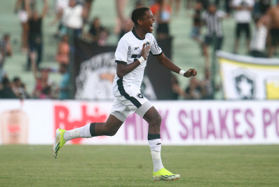Botafogo marca no fim e vence Sampaio Corrêa na Taça Rio