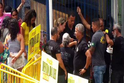Policiais penais voltam a protestar por melhorias para categoria mesmo após impedimento da Justiça