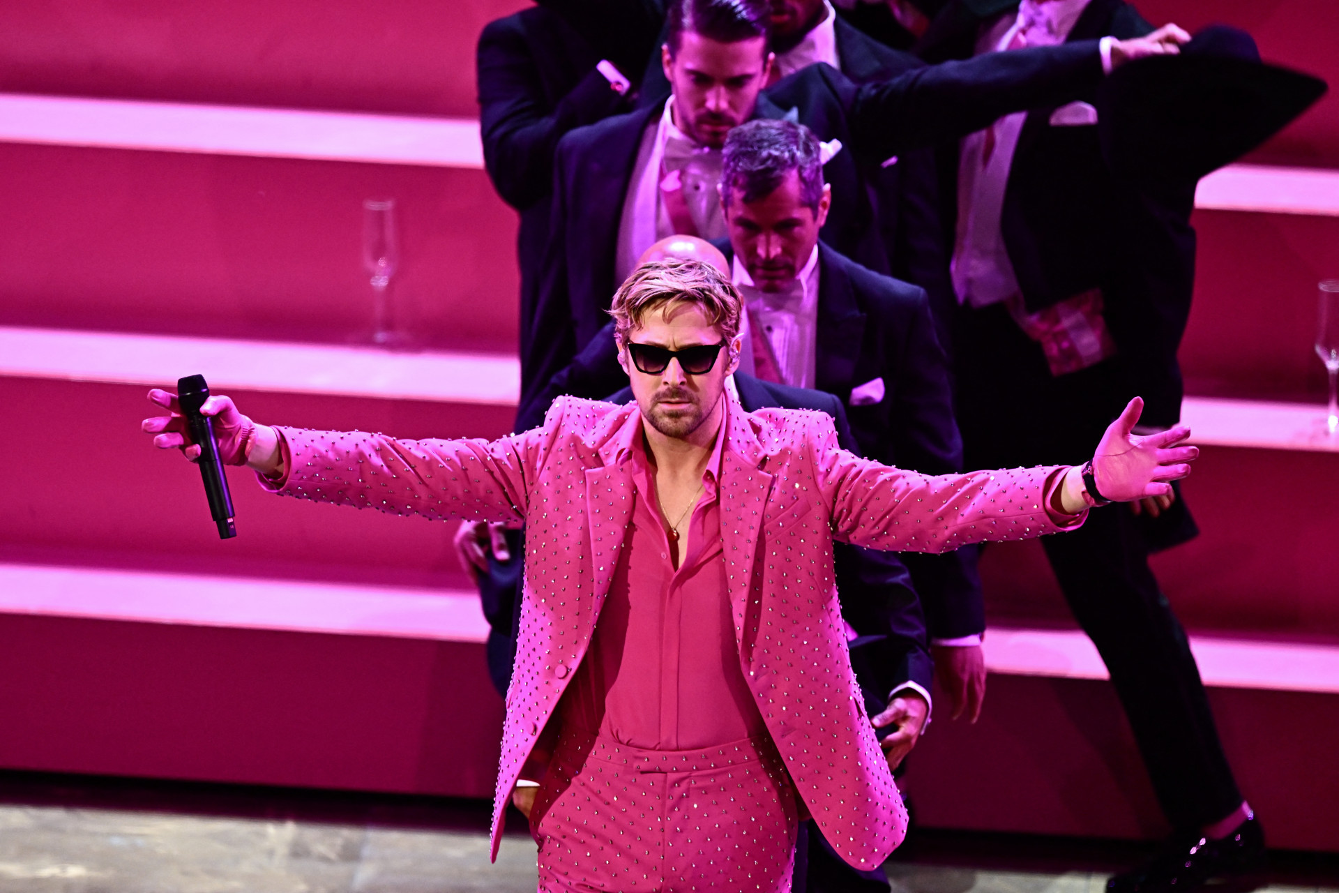 Melhores momentos do Oscar 2024 - Ryan Gosling cantando 'I'm Just Ken' - AFP