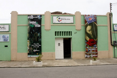 Escola Municipal de Artes de Macaé oferece 226 vagas para curso livre em Teatro