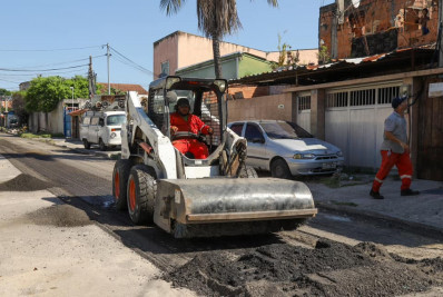 Obras de pavimentação asfáltica chegam a mais bairros de Meriti