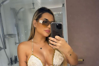 Deolane Bezerra rebate crítica de internauta sobre suas cirurgias plásticas  