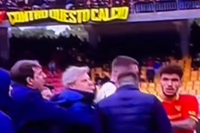 Clube demite técnico que deu cabeçada em jogador adversário