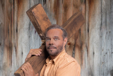 Alunos formados por programa da Cia Funarj de Teatro recebem certificado