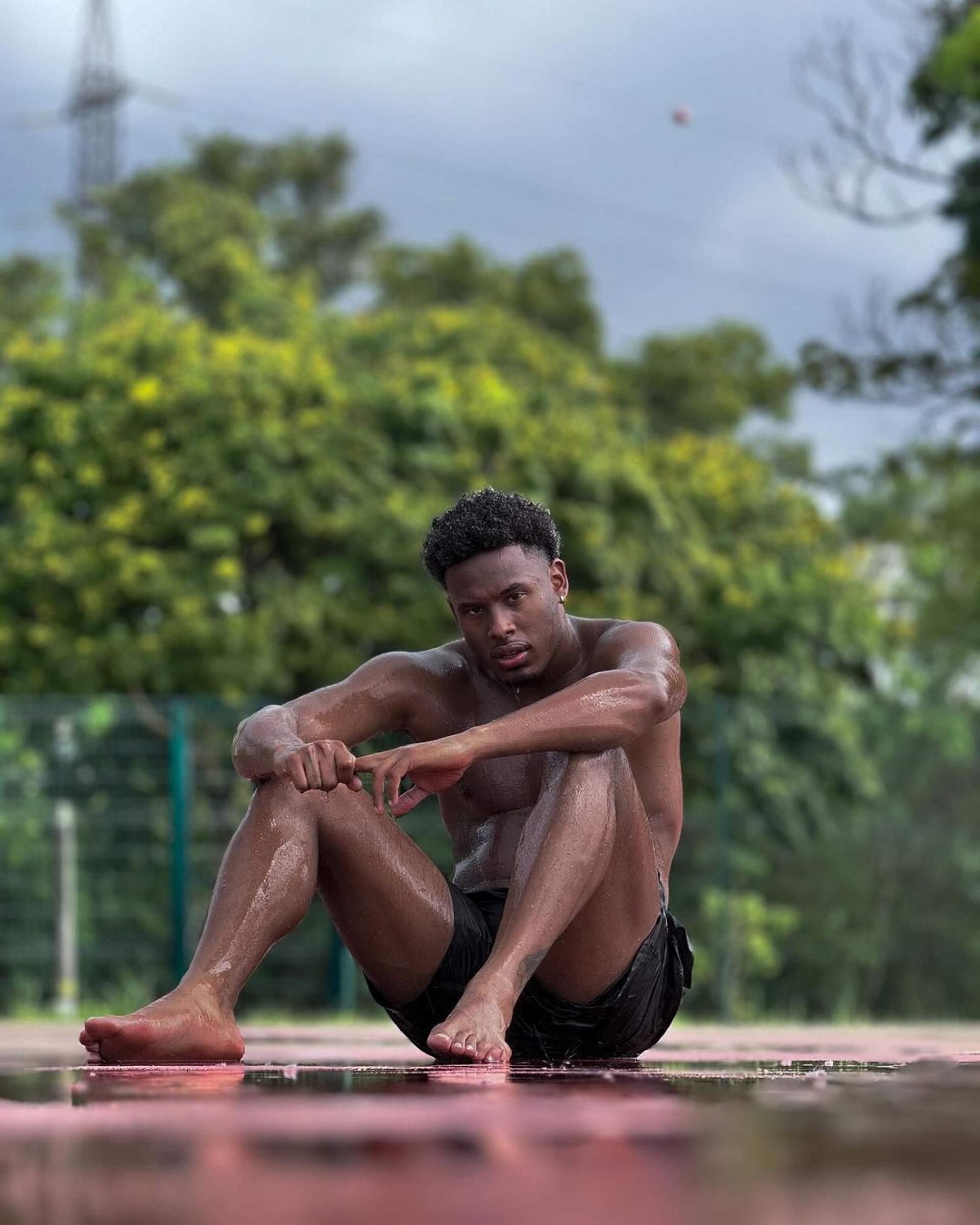 Paulo André posa sem camisa e exibe tanquinho durante treino 
 - Reprodução / Instagram 