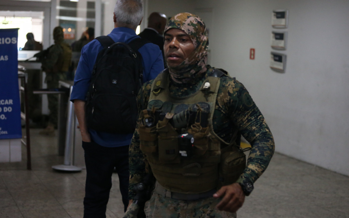 Sequestro com reféns na Rodoviária Novo Rio, nesta terça-feira (12).