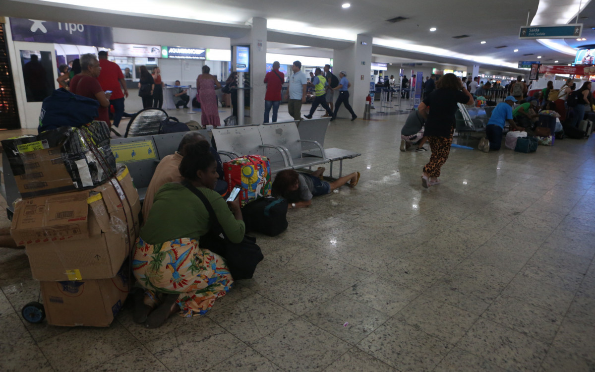 Sequestro com reféns na Rodoviária Novo Rio, nesta terça-feira (12).