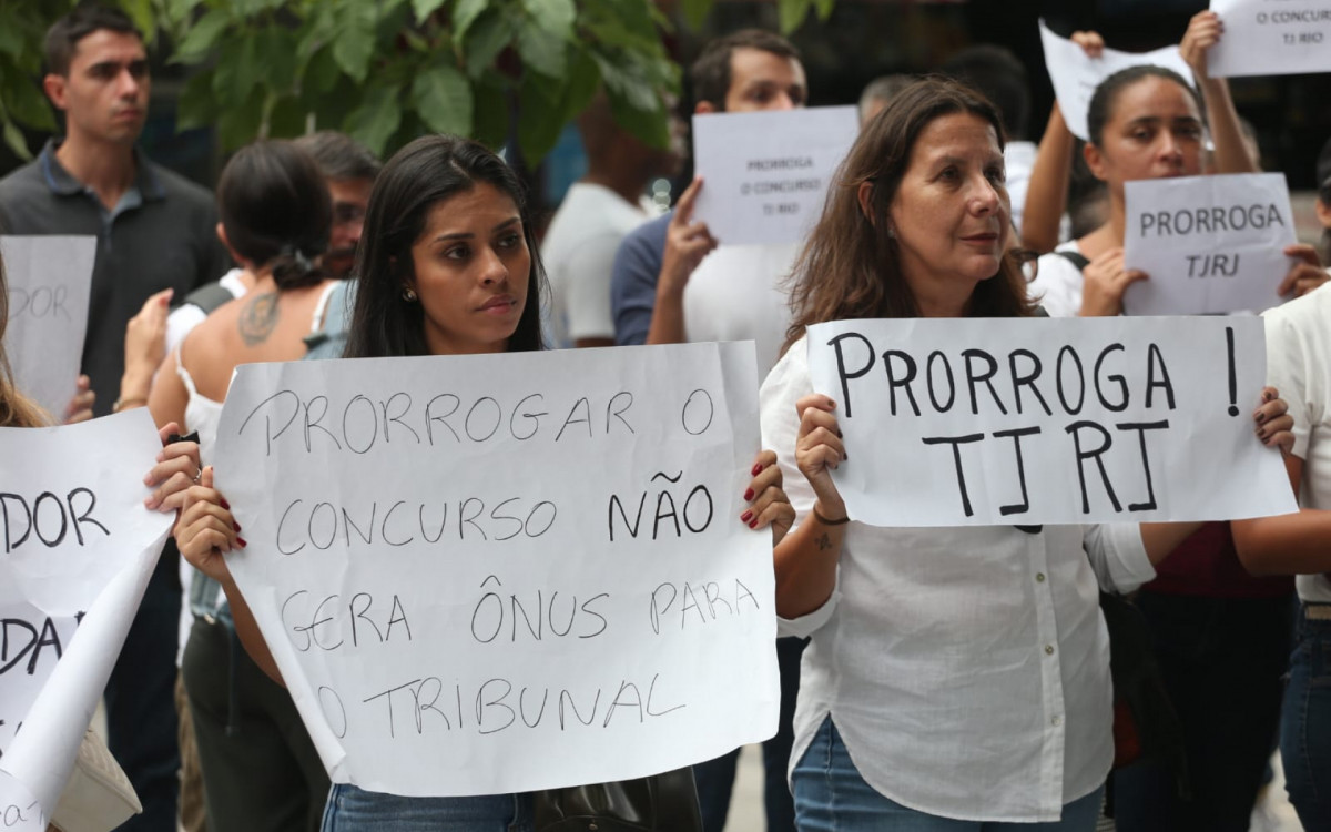Manifestantes exibiram frase de ordem \'prorroga TJRJ\'