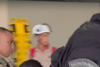 Sequestrador que fez 16 reféns na rodoviária do Rio se entrega após três horas de negociação