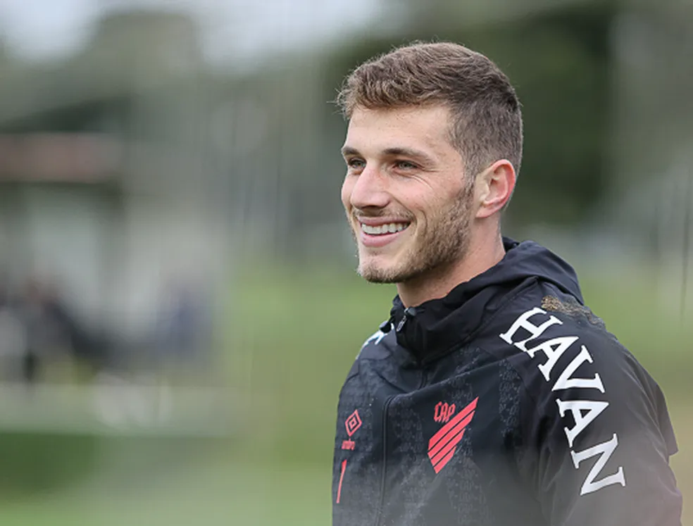 Goleiro da Seleção será reforço do Al-Nassr, da Arábia Saudita