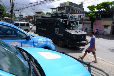 PM faz operação na Cidade de Deus contra roubo de veículos 