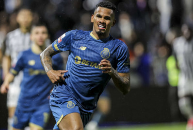 Em boa fase no Porto, Galeno celebra convocação para a Seleção: 'Sonho de criança'