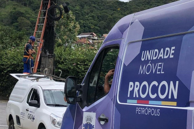 Procon Petrópolis atende moradores da comunidade do Cruzeiro