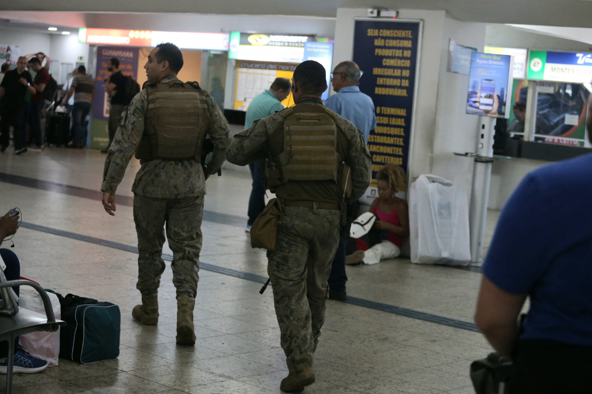 Sequestro com reféns na Rodoviária Novo Rio, nesta terça-feira (12). - Cleber Mendes/Agência O Dia