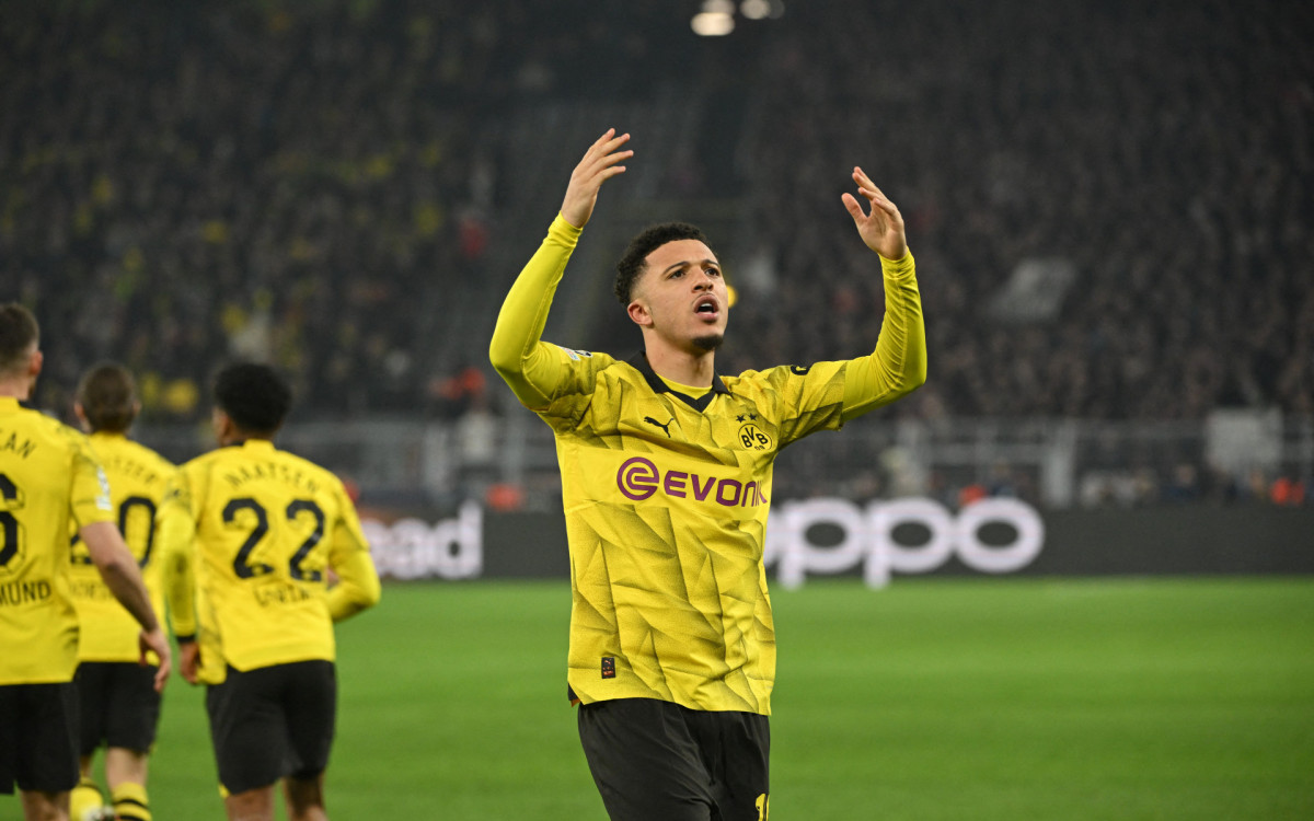 Jadon Sancho, do Borussia Dortmund, celebra gol marcado no jogo contra o PSV - Ina Fassbender/AFP