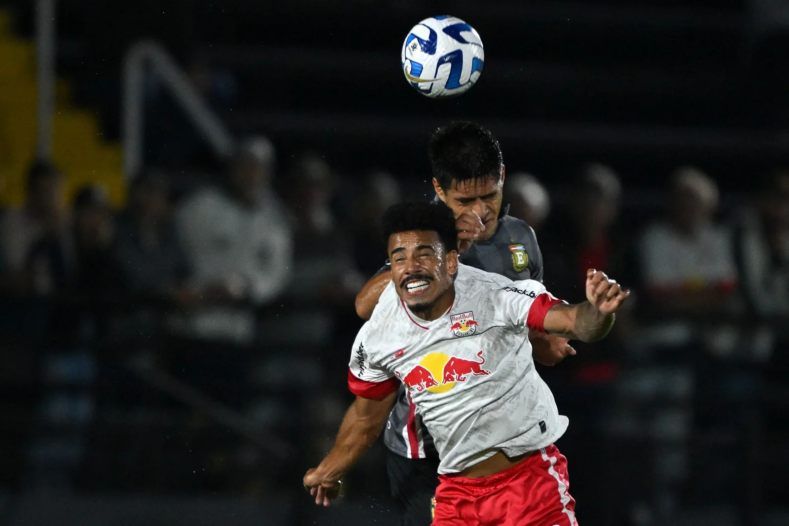 Corinthians tem interesse em Lucas Evangelista, do RB Bragantino