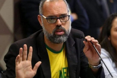 PF indicia Allan dos Santos por difamação, injúria, desobediência e incitação ao crime