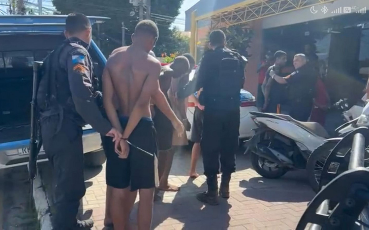 Momento da prisão dos traficantes