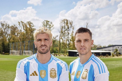Fotos: camisa da Argentina tem referência à Copa, e Alemanha usará rosa