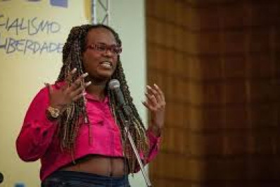 TRE analisa tratamento de deputado a trans