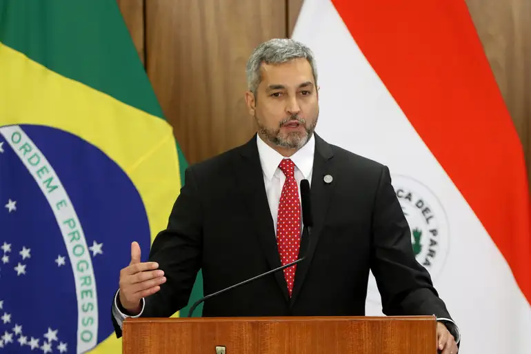 Juíza aceita denúncia contra ex-presidente do Paraguai