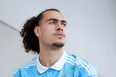 Seleção da Bélgica apresenta uniforme inspirado no personagem Tintim