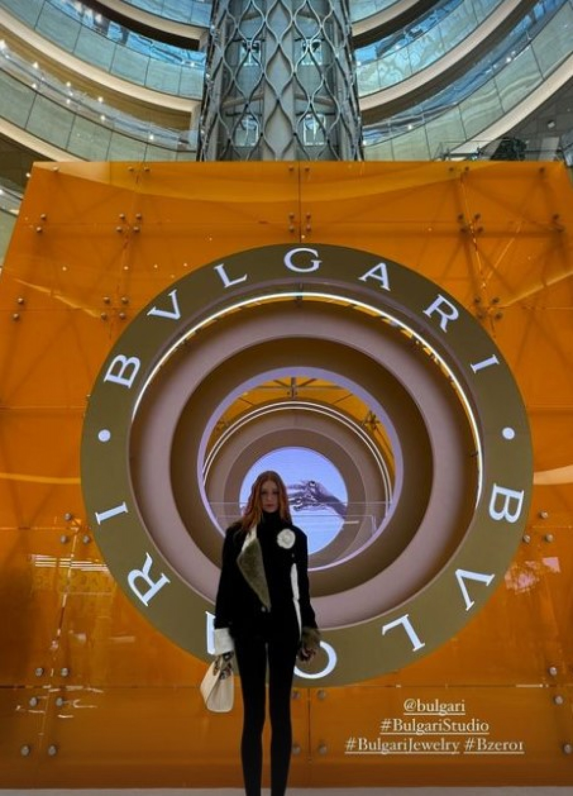 Marina Ruy Barbosa posa com bolsa de mais de R$ 20 mil - Reprodução / Instagram