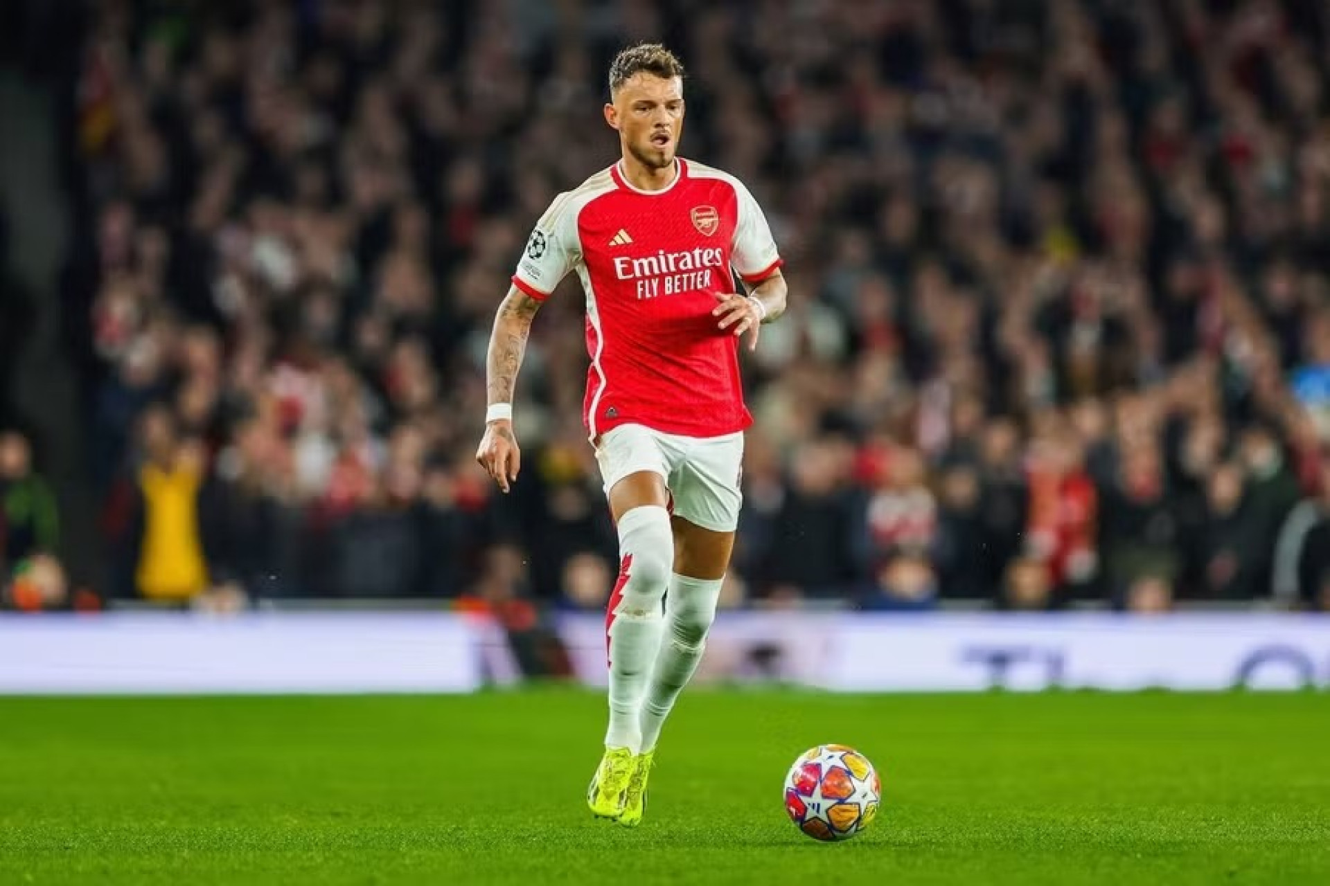 Arsenal confirma lesão de zagueiro, que vira desfalque na final da Liga dos Campeões