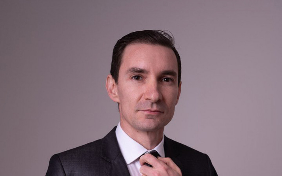 O consultor Jo&atilde;o Adolfo recomenda cautela ao contrair consignado - Divulga&ccedil;&atilde;o