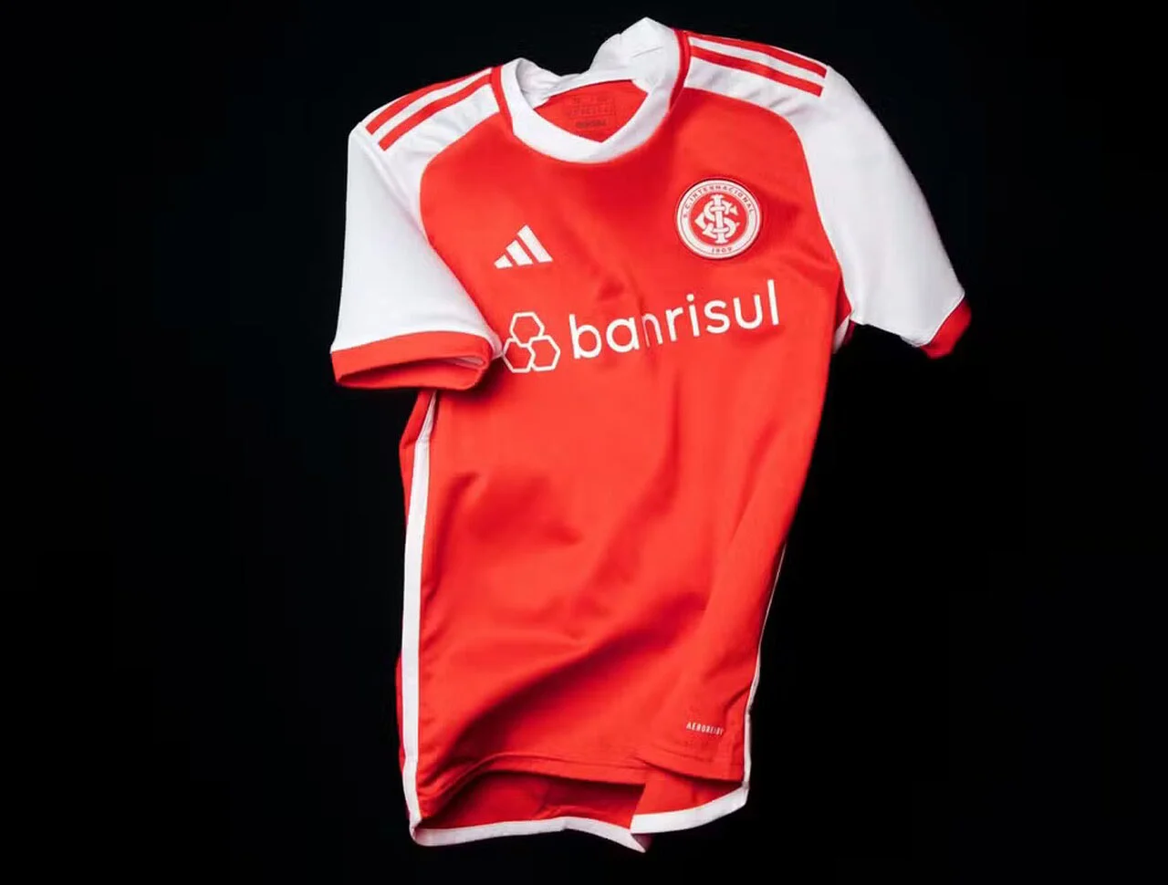 Internacional anuncia novo uniforme para a atual temporada