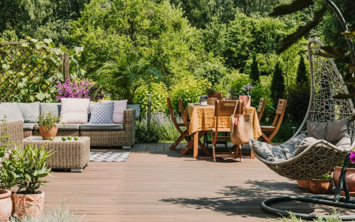 O paisagismo de ambientes pode ser pensado de modo que n&atilde;o prejudique o planeta (Imagem: Ground Picture | Shutterstock)