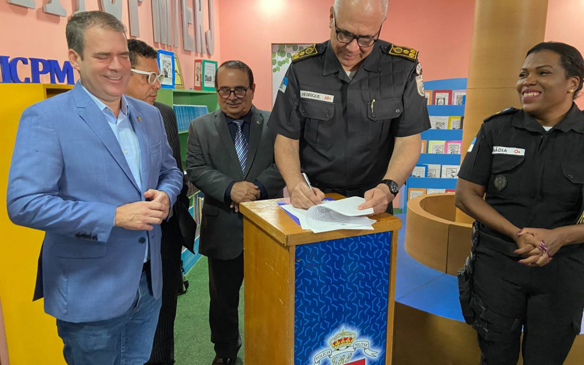 Prefeitura de Caxias e PM renovam parceria na &aacute;rea da educa&ccedil;&atilde;o - Divulga&ccedil;&atilde;o