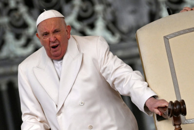 Papa Francisco descarta renúncia e fala dos amores da juventude em autobiografia