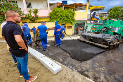 Prefeitura de Belford Roxo continua obras de asfalto na Vila Jolá