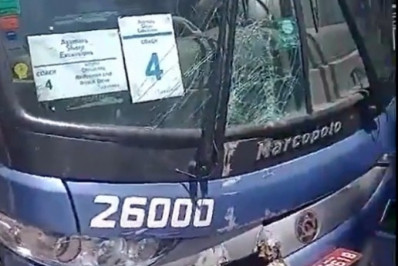Mulher é atropelada por ônibus no Centro do Rio
