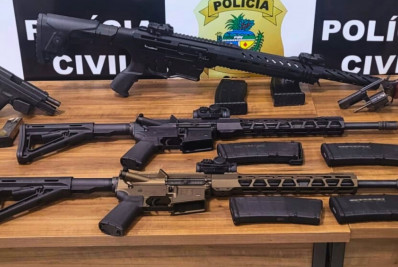 Homem é preso após deixar filha nua em festa e ameaçá-la com arma; arsenal foi encontrado com o suspeito