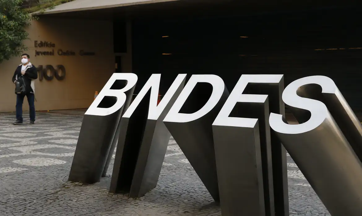 BNDES abre concurso em 2024 para 150 vagas de nível superior