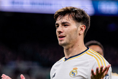 Meia rebate técnico da Espanha após escolher a seleção do Marrocos