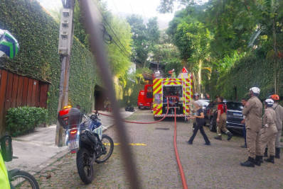 Incêndio atinge casa no Jardim Botânico