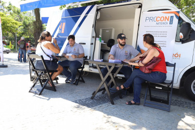 Niterói atende mais de cem pessoas no Dia Mundial do Consumidor