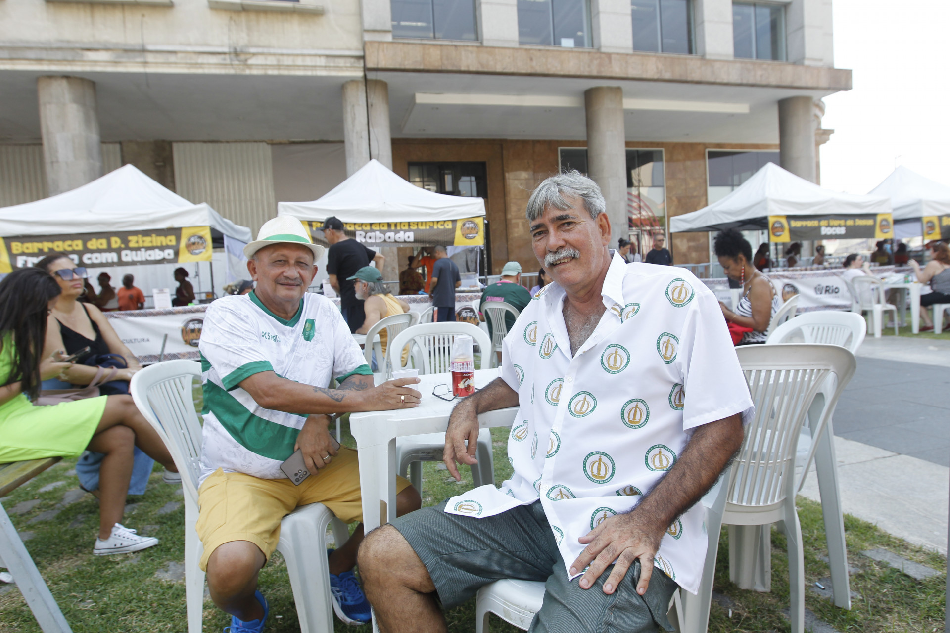 Os amigos Luiz Alves (chapéu), de 70 anos, e José da Silva, 64, curtiram o evento - Reginaldo Pimenta / Agência O Dia