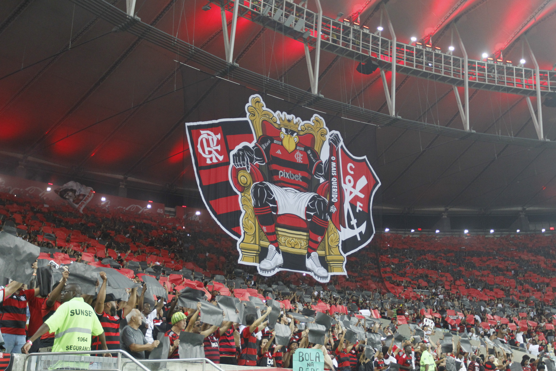 Festa da torcida do Flamengo no Maracan&atilde; antes do duelo com o Fluminense - Reginaldo Pimenta / Agencia O Dia