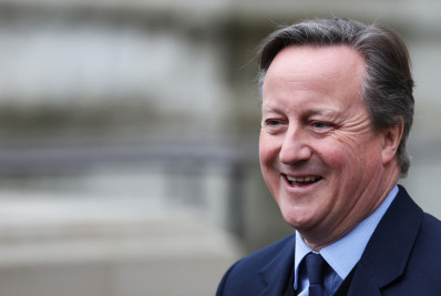 Reino Unido lamenta falta de eleições 'livres e justas' na Rúsia