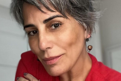 Glória Pires adota cães e compartilha a história deles: 'Surpresas'