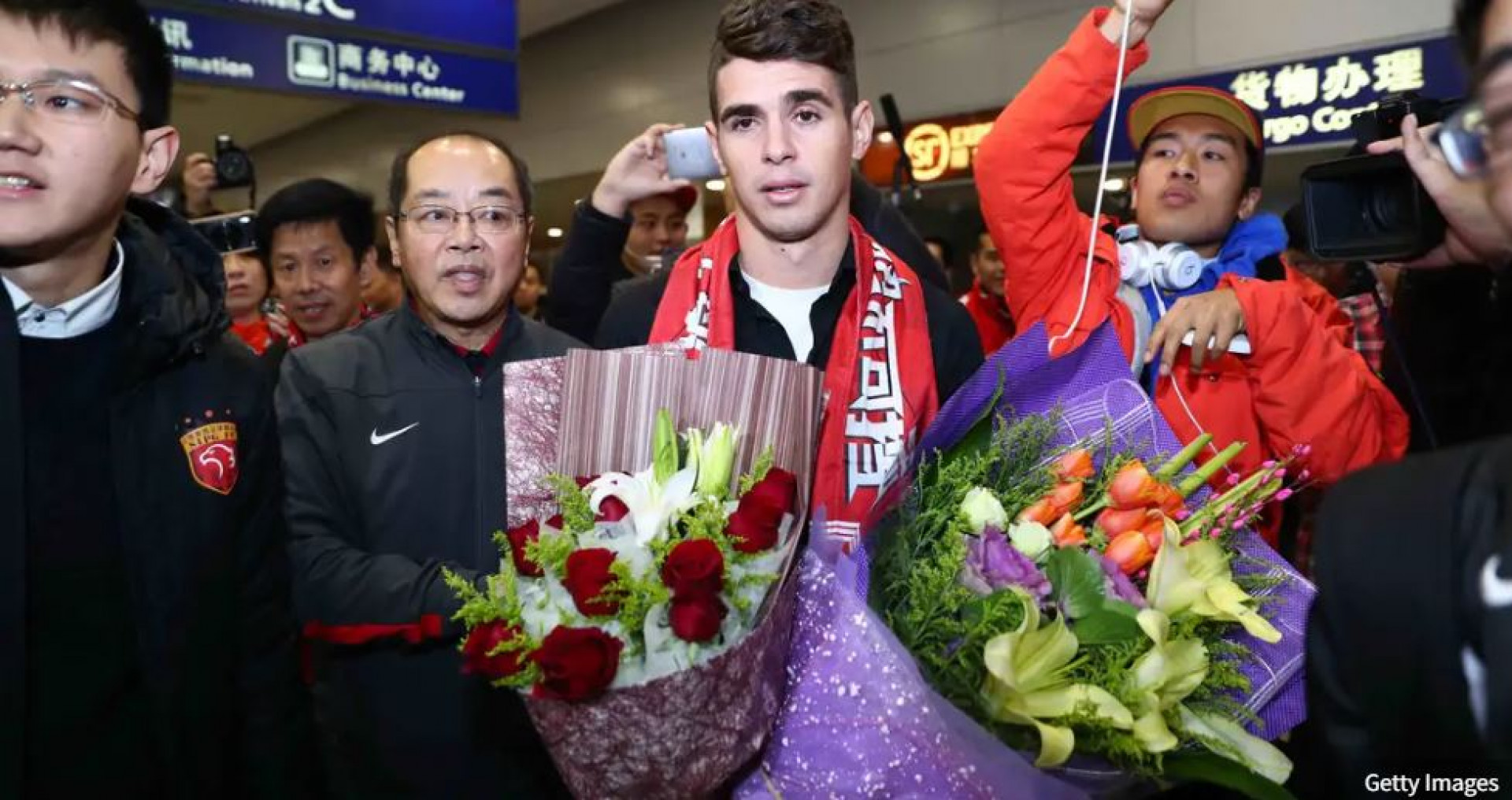 Oscar recebido pelo Shangai Port - Getty Images