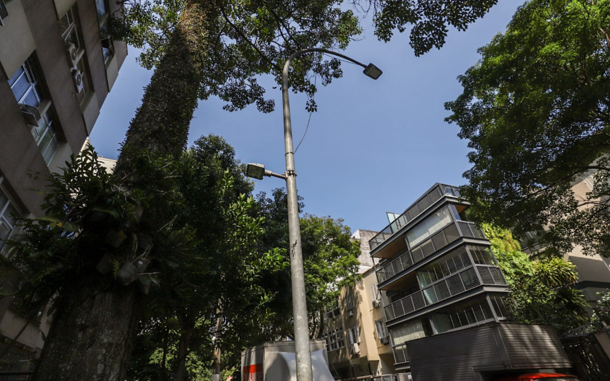 Poste onde porteiro tocou antes de morrer em Ipanema passou por perícia e já foi liberado