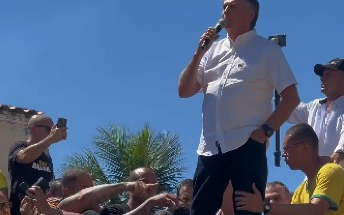 Bolsonaro discursa em Maricá