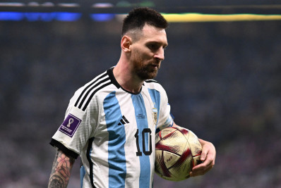Messi sofre pequena lesão e é cortado da seleção argentina